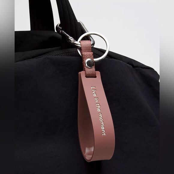 NWT SILICONE KEYCHAIN Spiced Chai/Light Ivory SCHI/LTIV - Lululemon OOS ONLINE! - Picture 4 of 7